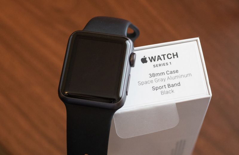 Tìm hiểu chi tiết về Apple Watch Series 1, nên mua bản thép hay nhôm? 15 Hộp đựng Apple Watch Series 1 là hộp dài